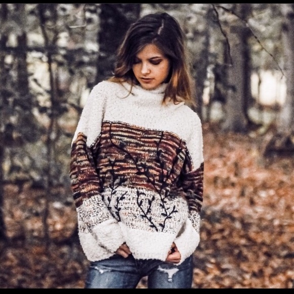 LAST ONE! Gorgeous Sweater - Picture 2 of 6